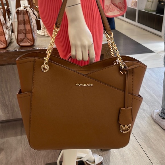 Michael Kors Jet Set Travel Large Chained Tote Shoulder Bag MK Luggage 
NWT - Picture 3 of 16